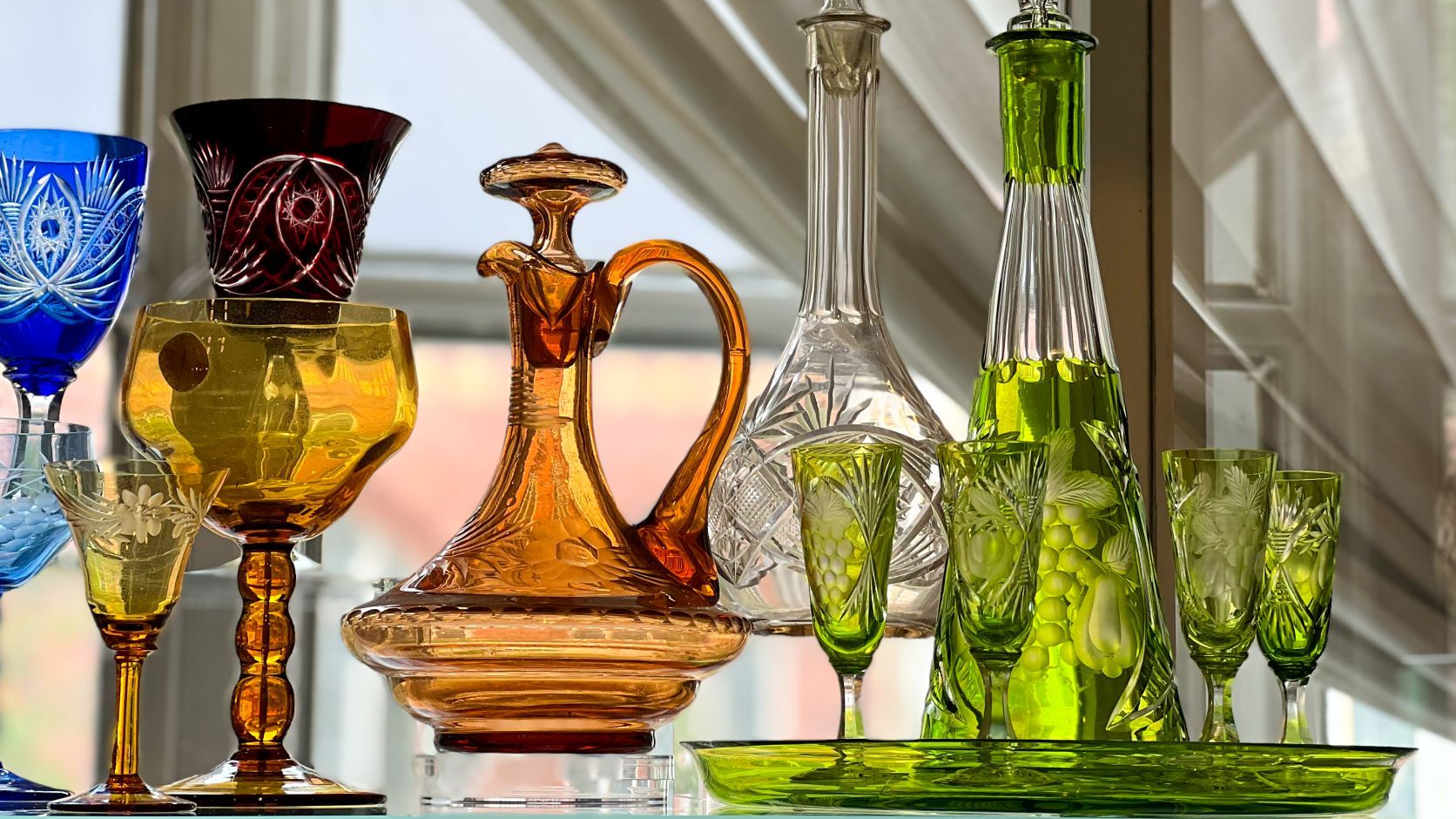 Vēsturiski stikla izstrādājumi eksponēti Rīgas vēstures un kuģniecības muzejā 