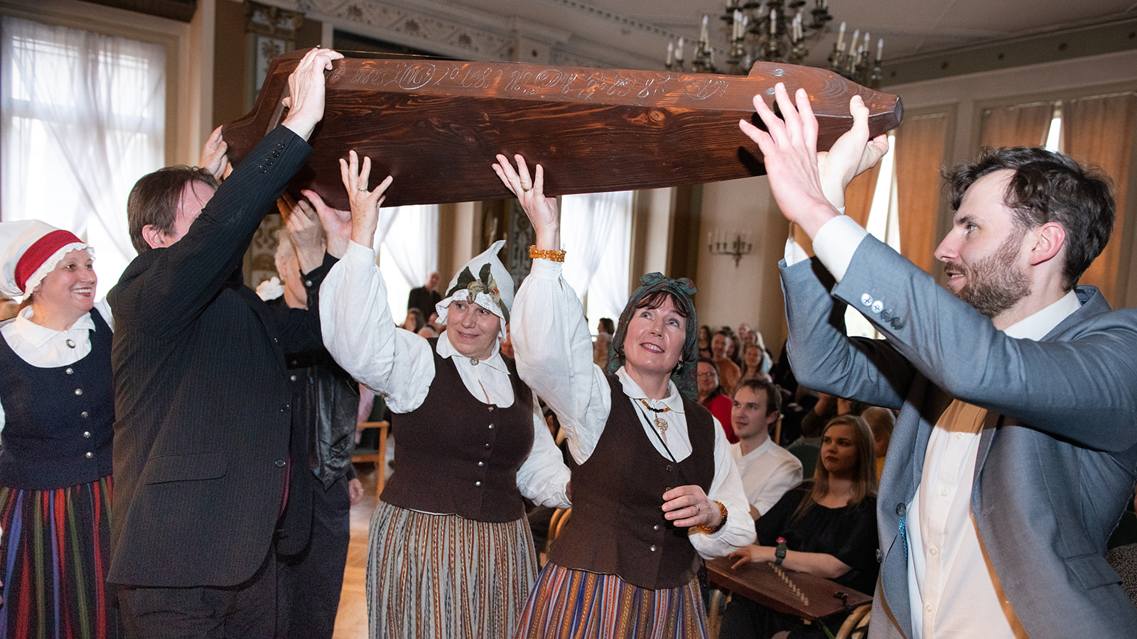 Rīgas Latviešu biedrības Folkloras komisija aicina uz “Kokļu sarunām”