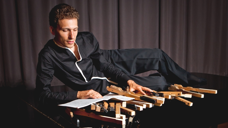 Pianists Reinis Zariņš festivālā “Eiropas Ziemassvētki” spēlēs Bēthovena sonātes
