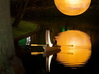 Britu mākslinieka Lūka Džerama (Luke Jerram) gaismas instalācijas