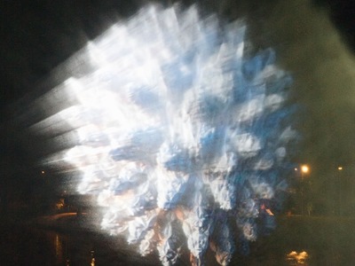 Optiskās gaismas projekcija “Biopoētika” pilsētas kanālā pie Rīgas Brīvostas pārvaldes ēkas 