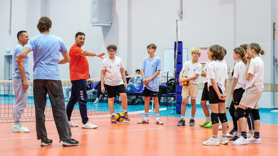 Rīgas Volejbola skolā beigušies Jaunatnes volejbola treneru kursi