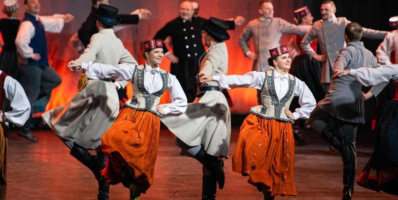 15 labākie deju kolektīvi sadancos lielkoncertā “Soļi rakstos”