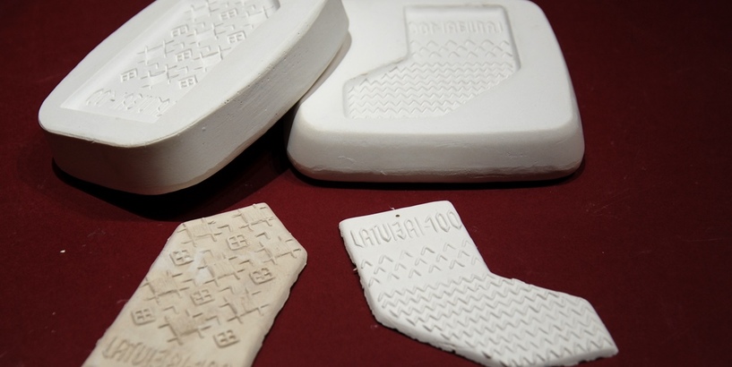 Novembra svētkos porcelāna veidošanas darbnīcas “Rakstu zīmes”