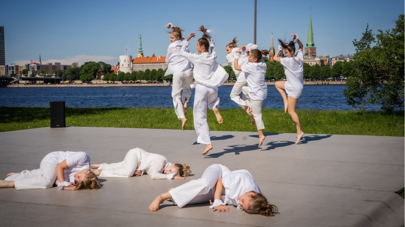 Starptautiskais laikmetīgās dejas festivāls "Laiks dejot 2025" Rīgā un Stāmerienā