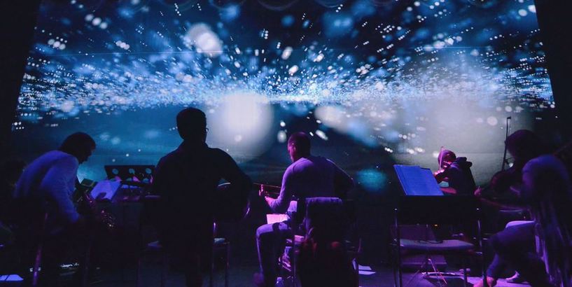 Muzikāla izrāde tumsā “Ziemassvētku mistērija”