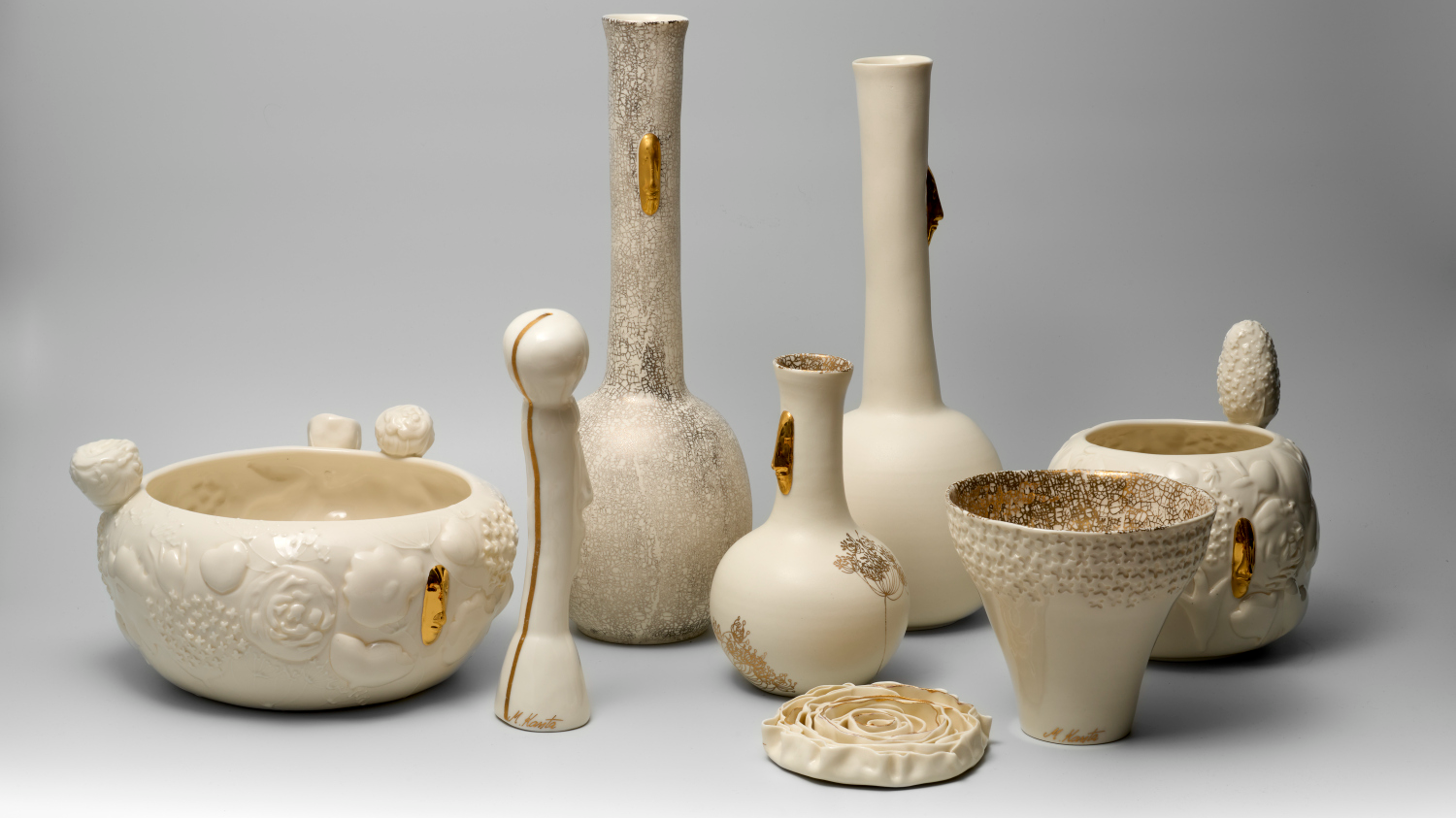 “Forma un laiks” – mākslinieces Mairas Karstās retrospektīva personālizstāde