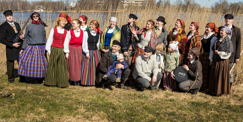 Ielīgošanas pasākums “Sit, Jānīti, vara bungas”