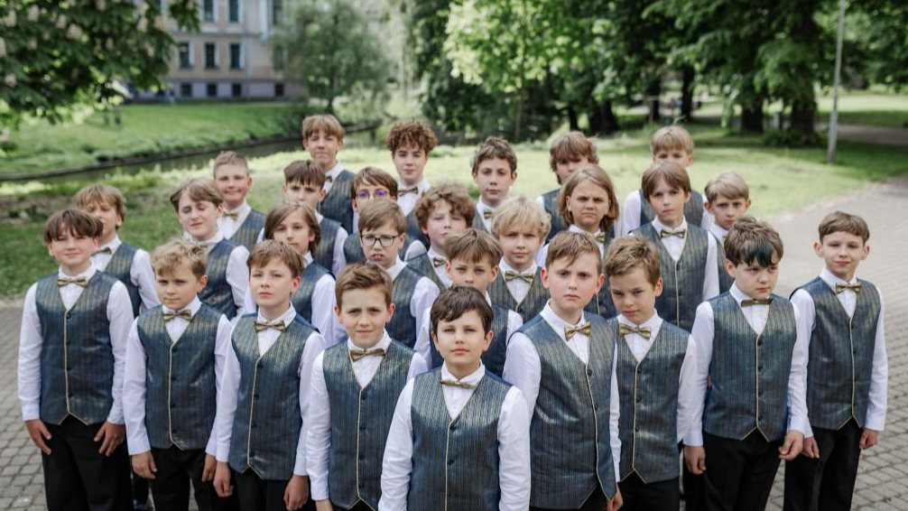 Jāzepa Mediņa Rīgas 1. mūzikas skolas zēnu koris aicina uz 45 gadu jubilejas koncertiem