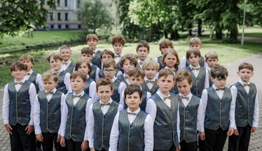 Jāzepa Mediņa Rīgas 1. mūzikas skolas zēnu koris aicina uz 45 gadu jubilejas koncertiem
