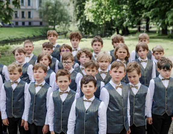 Jāzepa Mediņa Rīgas 1. mūzikas skolas zēnu koris aicina uz 45 gadu jubilejas koncertiem