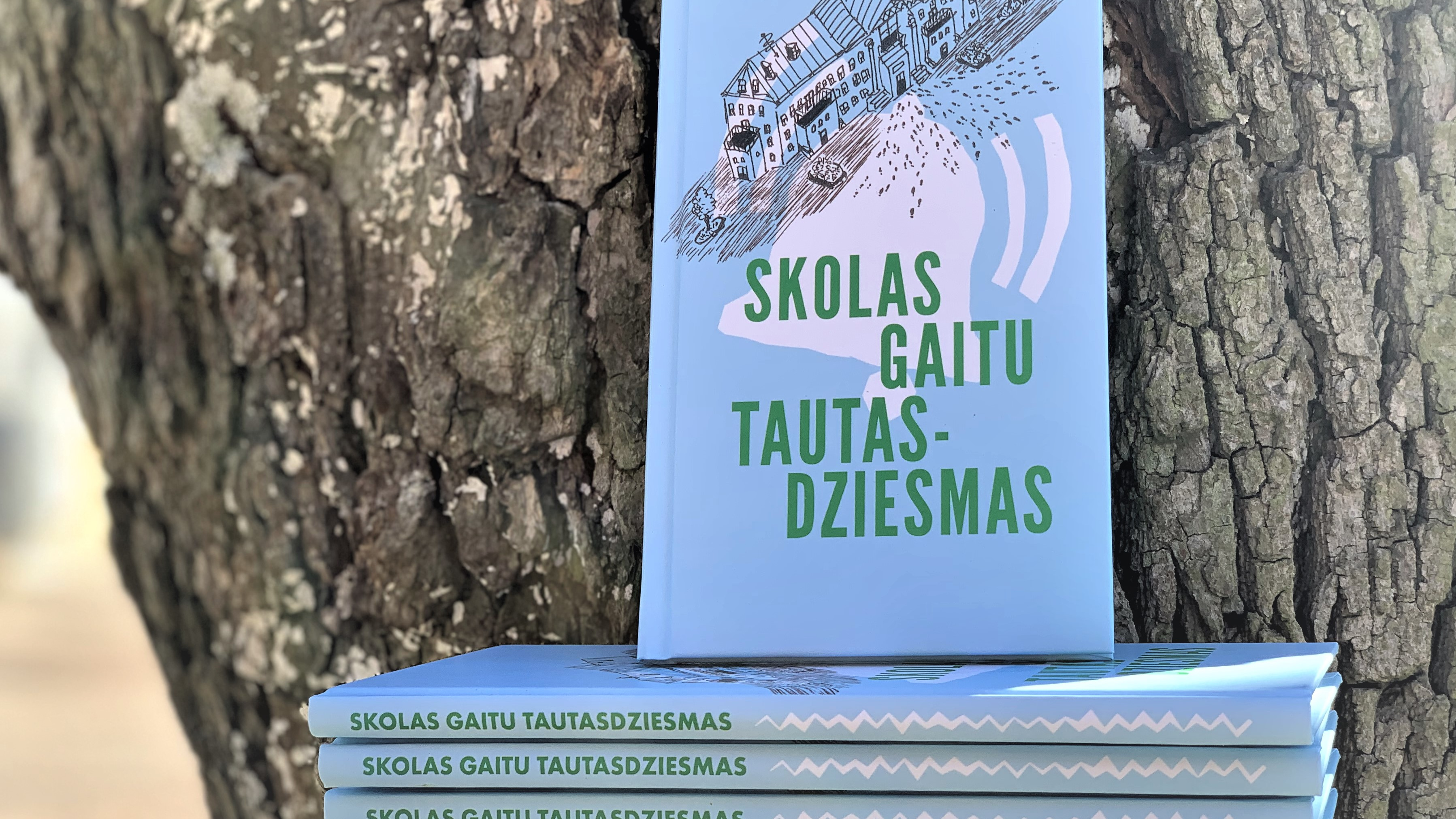 Interneta tiešraidē iepazīstinās ar Rīgas skolēnu radošo darbu krājumu “Skolas gaitu tautasdziesmas”