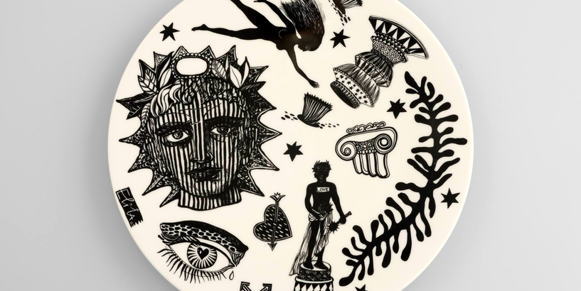 Rīgas Porcelāna muzejā izstāde “Dekols”