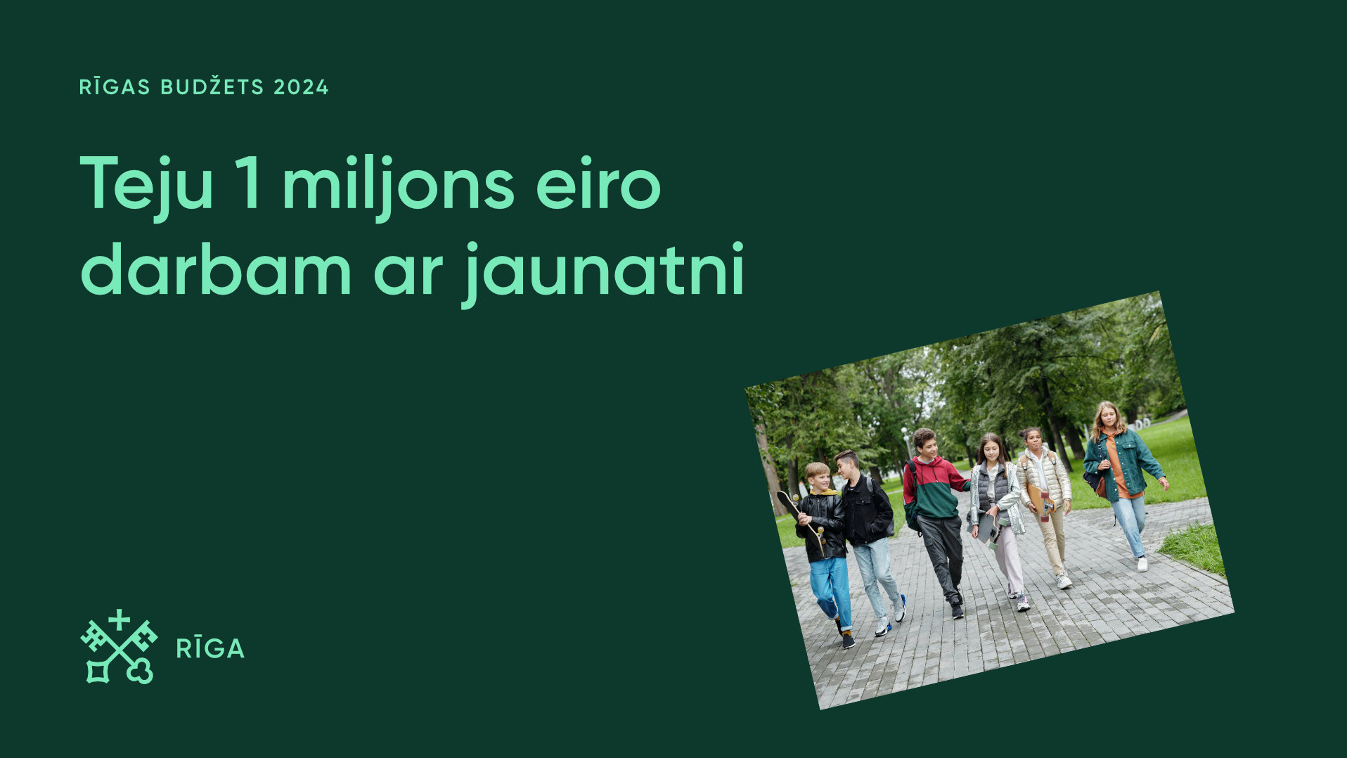 Plakāts ar jauniešiem, kas tērzēdami iet pa parku