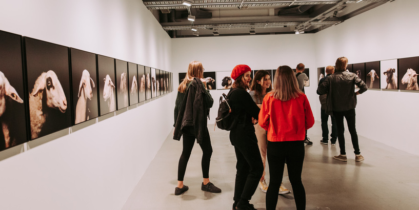 Pirmā Rīgas biennāle tuvojas izskaņai