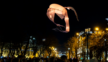 Tiek izsludināta pieteikšanās tirdzniecībai gaismas festivālā “Staro Rīga 2026”