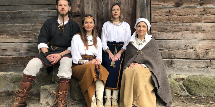 Mātes dienā - emocijām bagāts tautas mūzikas koncerts “Pasavēros saulītē”