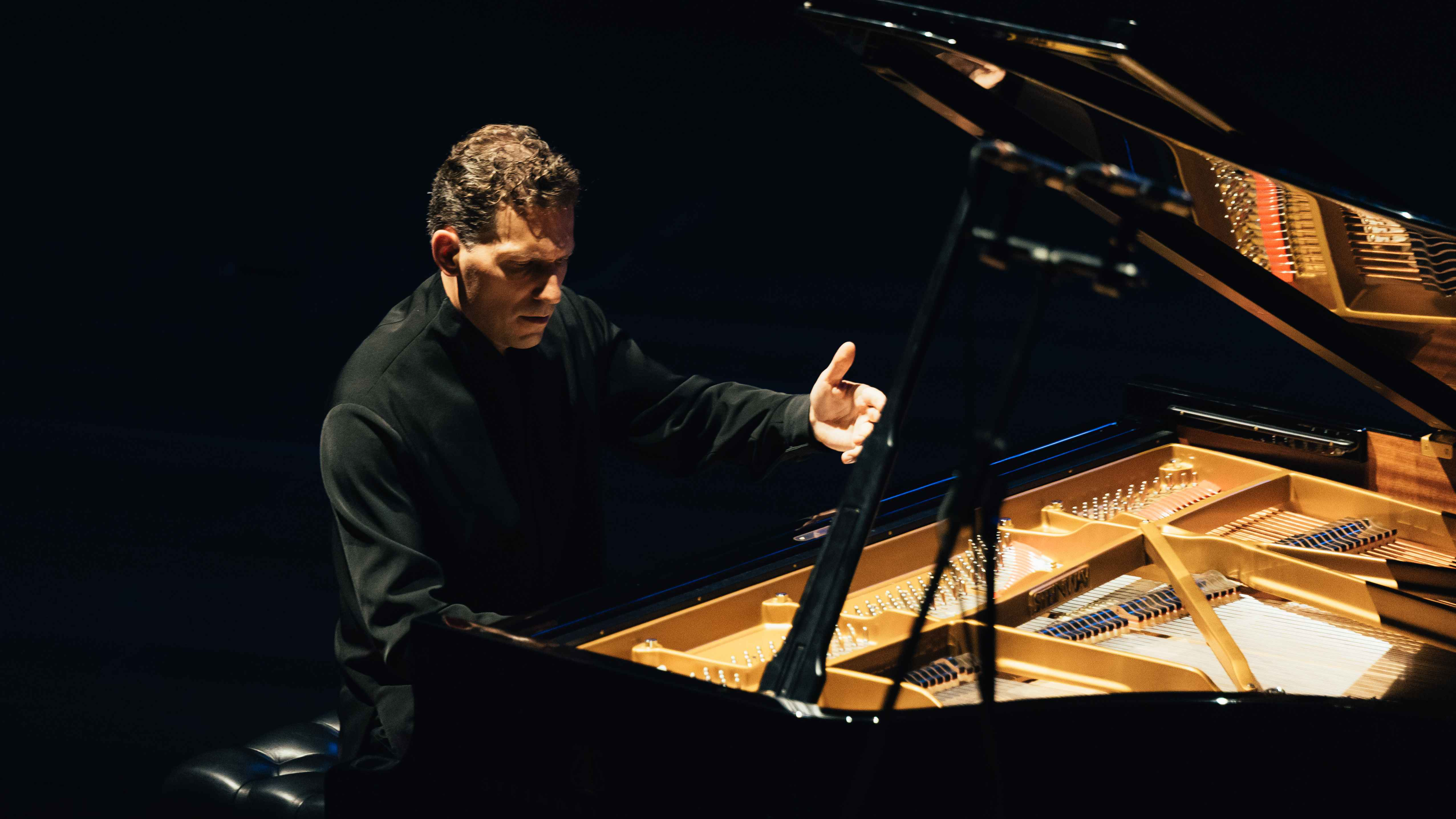 Pianists Reinis Zariņš aicina uz īpašu Imanta Zemzara 75. jubilejai veltītu koncertu