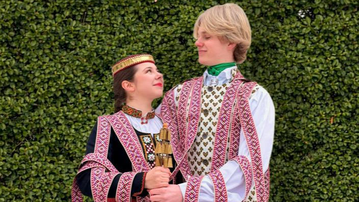 Latviešu tautas deju koncerts “Dzīparoti deju raksti”