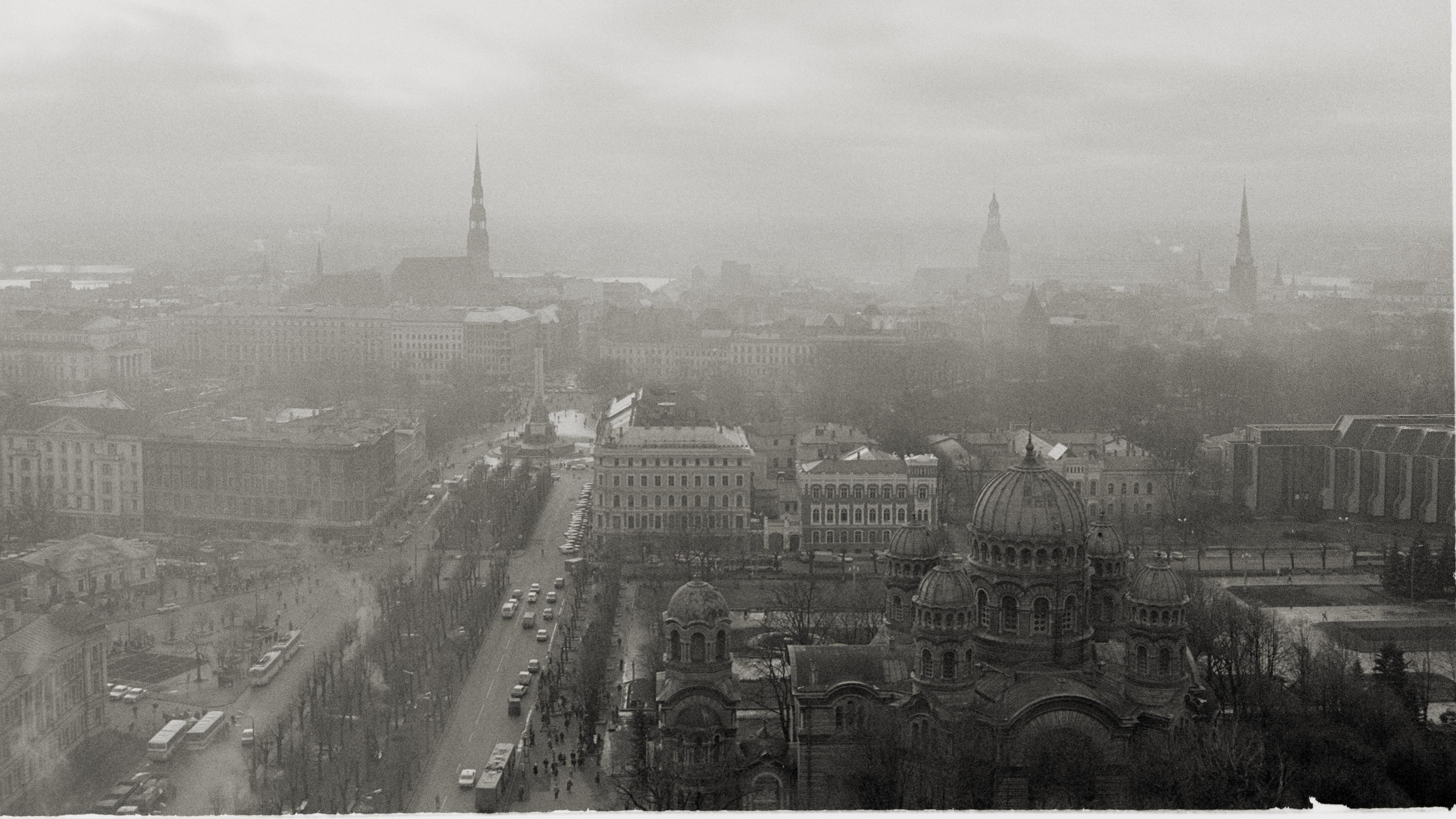 Rīgas domē godinās barikāžu aizstāvjus un atklās barikādēm veltītu fotogrāfiju izstādi