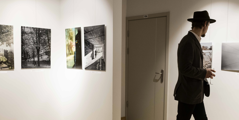 Atklāta fotokonkursa "Meklējot Pārdaugavu 2025" izstāde un sumināti konkursa uzvarētāji