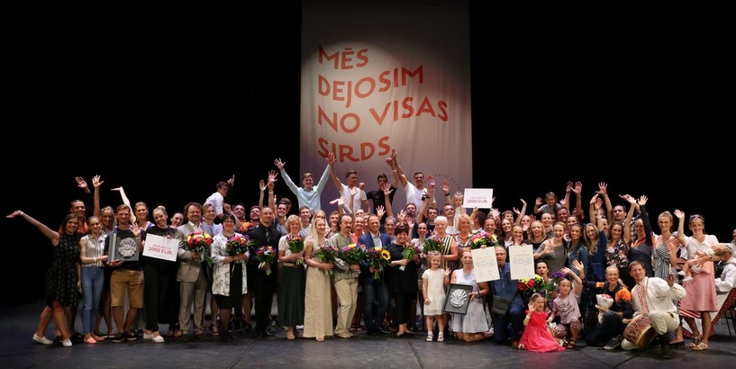Deju ansamblis “Daiļrade” triumfē deju kolektīvu konkursā