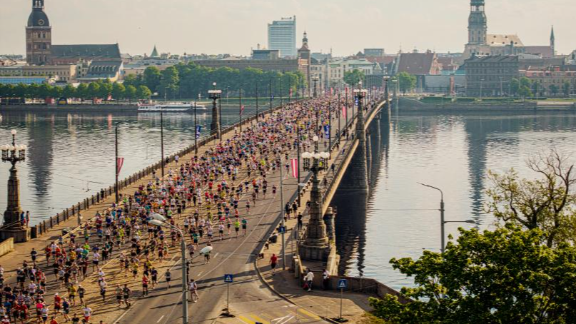 Pašvaldība aicina iepazīties ar satiksmes ierobežojumiem un izmaiņām sabiedriskā transporta kustībā Rimi Rīgas maratona laikā
