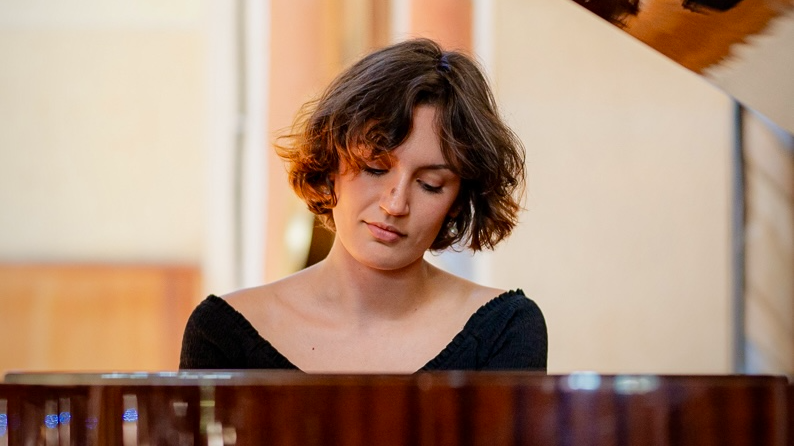 Ziemas svētdienas Mazajā ģildē: Ceturtās adventes koncerts ar Anniku Lanku