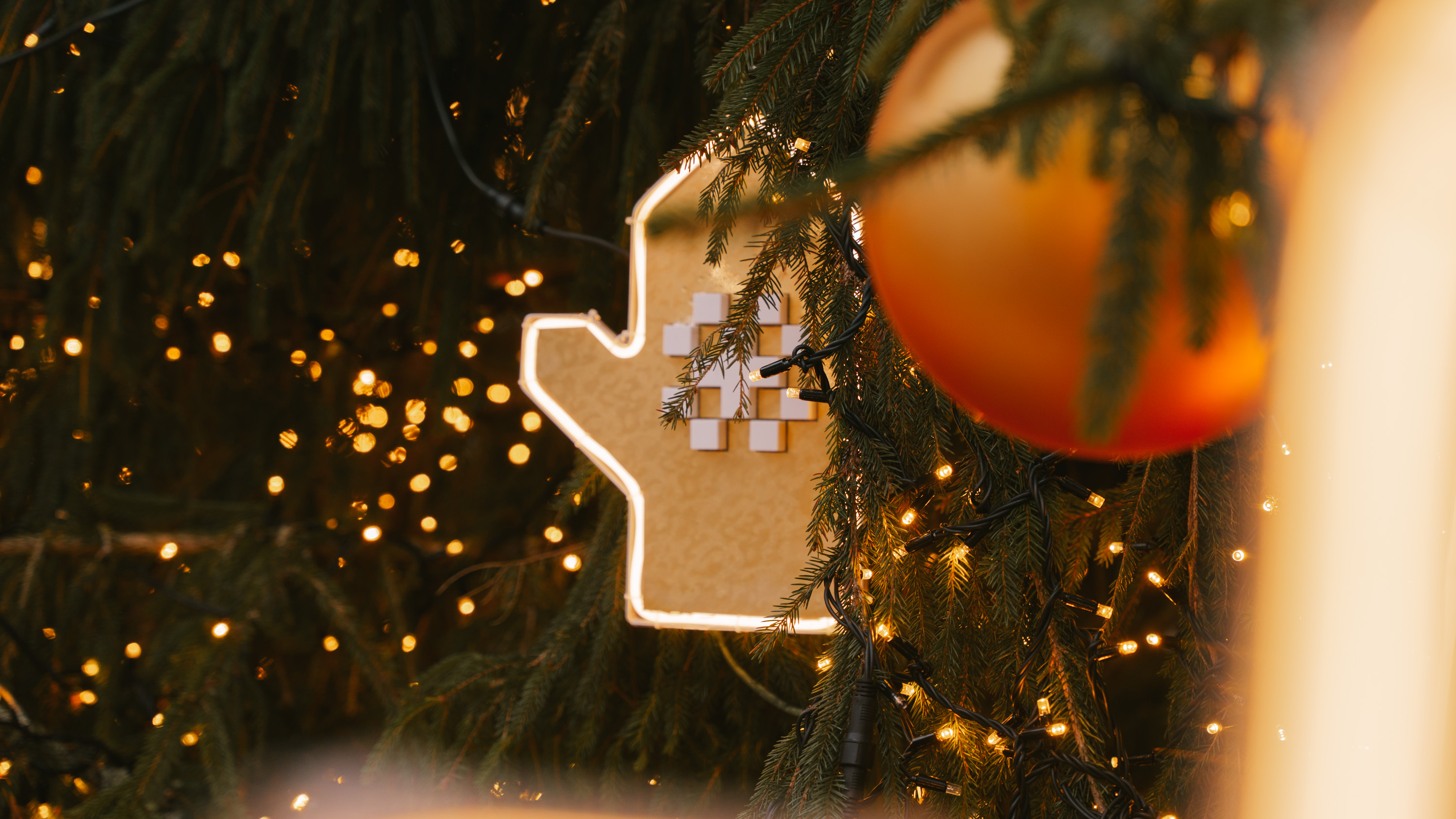 IEKLAUSIES SVĒTKU BRĪNUMĀ – VECRĪGAS ZIEMASSVĒTKU TIRDZIŅA PASAKAS