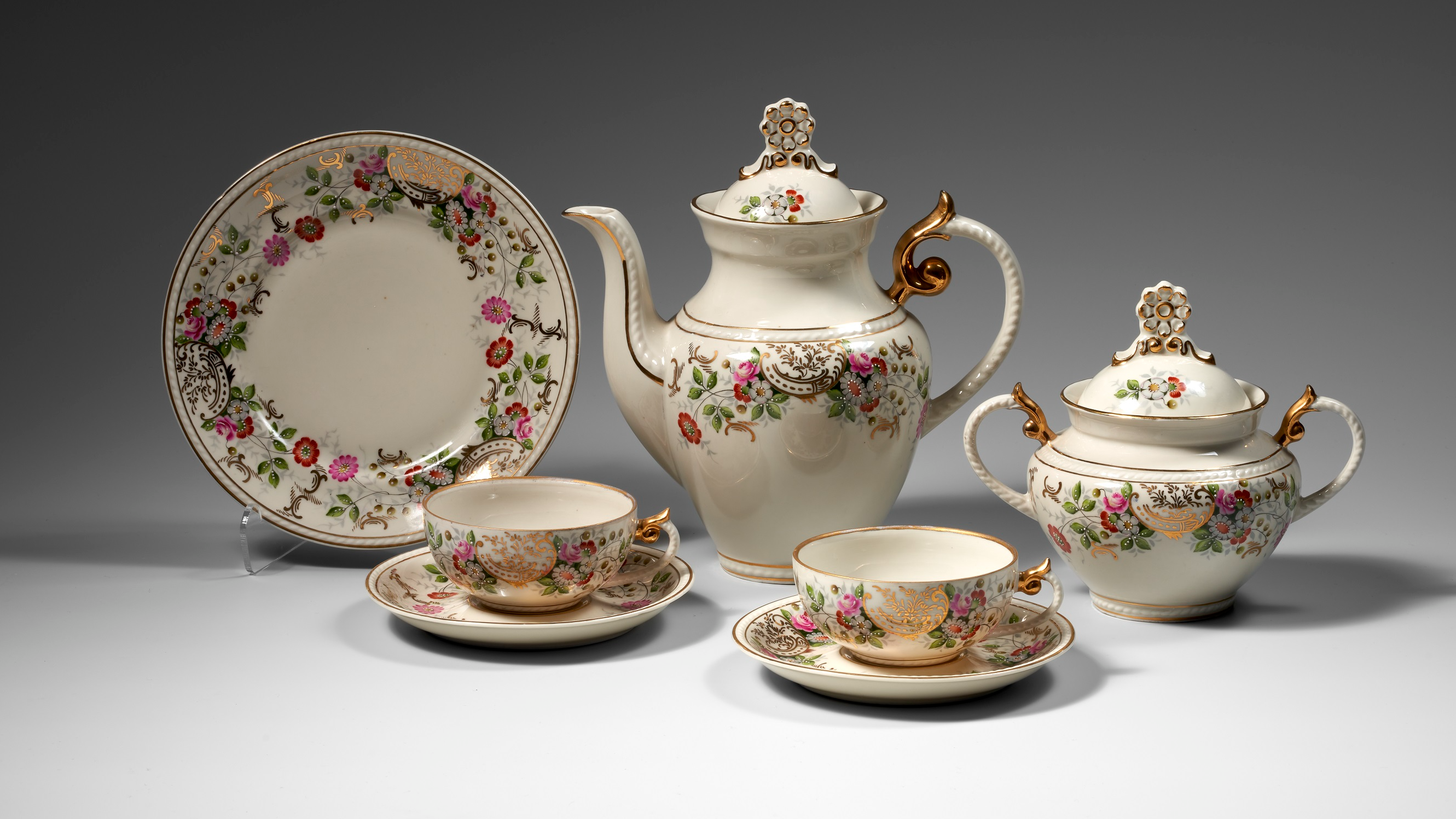 Rīgas Porcelāna muzejā apskatāma jauna pamatekspozīcijas tematiskā sadaļa “Rīgas porcelāns. 20 gs. 50. gadi”