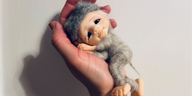 Notiks Evijas Ķivules fantāziju skulptūru izstāde “Mājas gariņi”