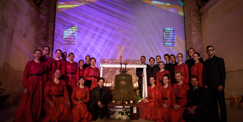 Atklās skanošu foto izstādi “Klusuma aug(ļ)i” 