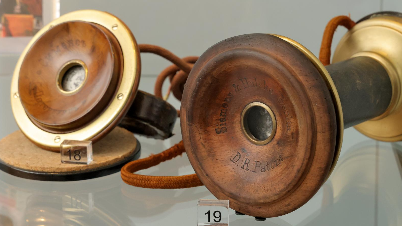 Muzejs “Rīgas Jūgendstila centrs” aicina uz izglītojošo programmu “Telefoni jūgendstila laikmetā”