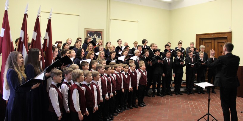 Komunistiskā genocīda upuru piemiņas koncerts  “Stūru stūriem tēvu zeme” Latvijas Kara muzejā
