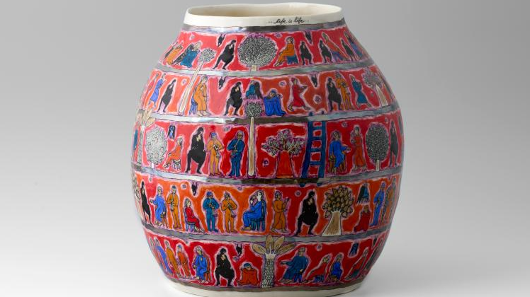 “Tikšanās” – mākslinieces Marutas Raudes darbu retrospekcija Rīgas Porcelāna muzejā