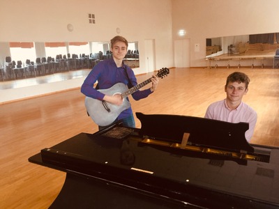 Aleksis Ozolins publicitates foto.jpeg