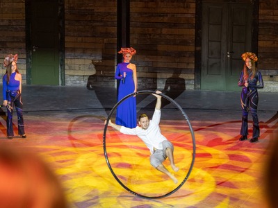 Aleksejs Smolovs un Tautumeitas.jpg