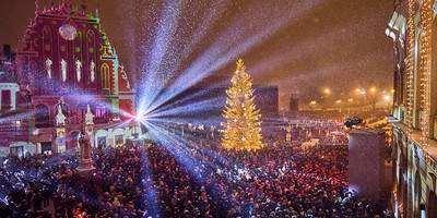 Vecrīgas laukumos sagaidīts 2026. gads