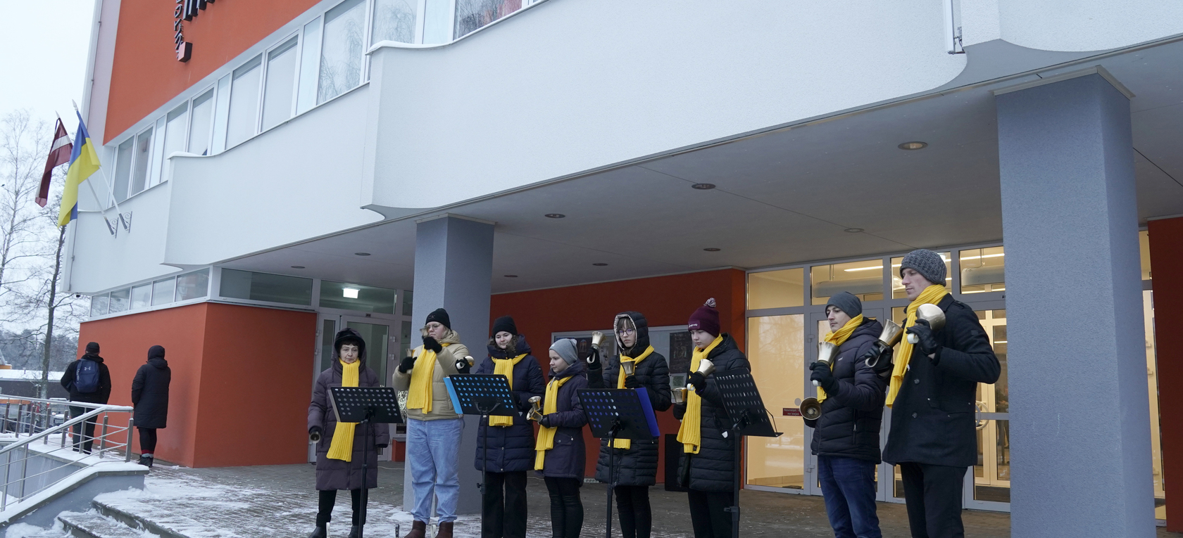 Muzikālā programma "Tuvāk mājām" pie kultūras centra "Imanta"