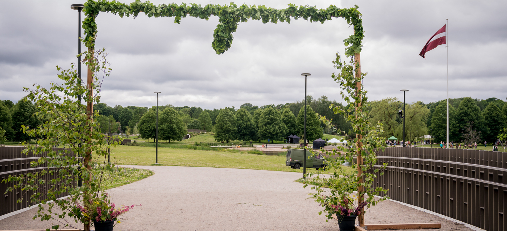 Ielīgošanas pasākums Uzvaras parka teritorijā