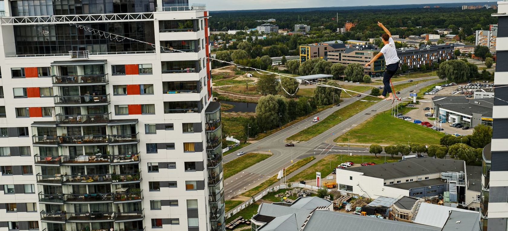  "Paskat, augšā cilvēks staigā!" - Skanstes virsotnes