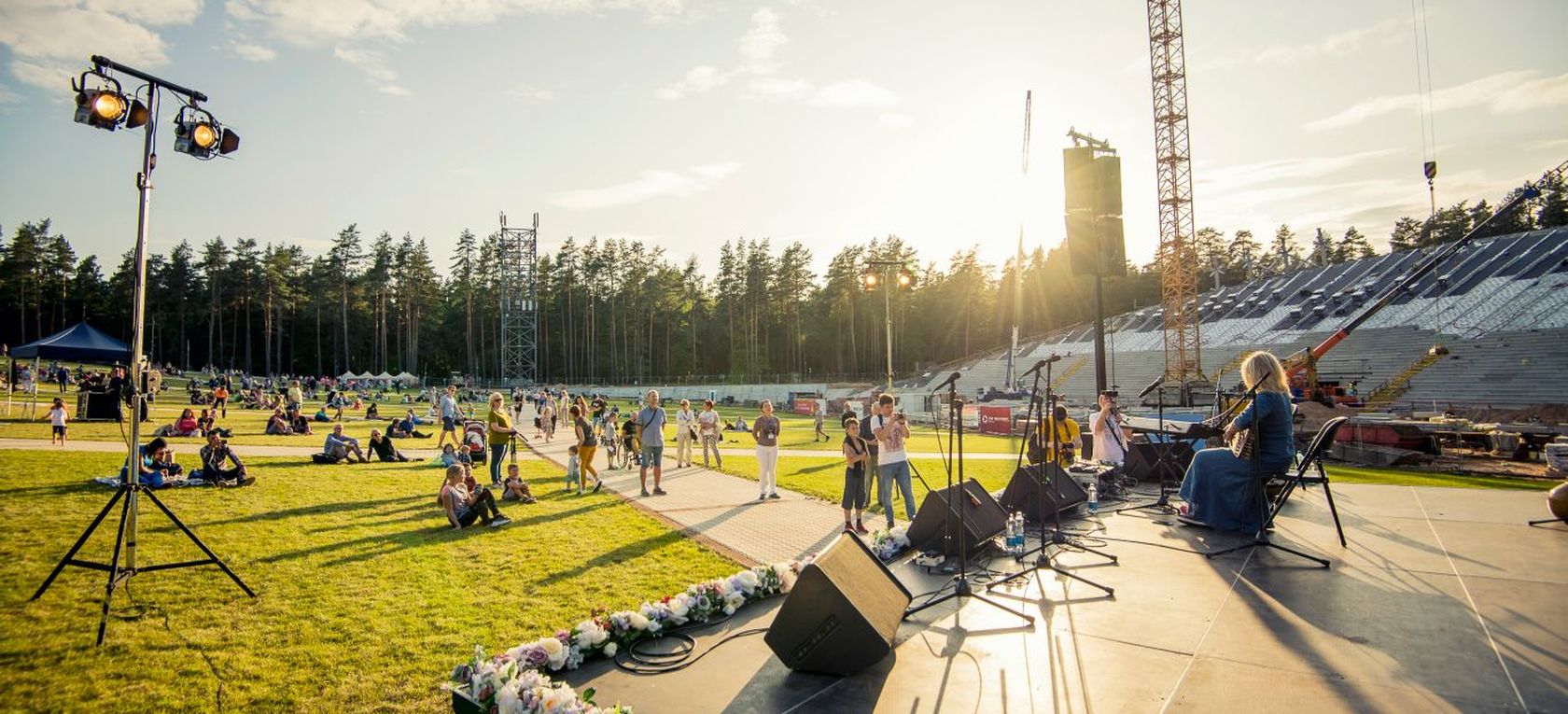 Pie Mežaparka topošās estrādes aizvadīts pirmais Lielais pikniks 