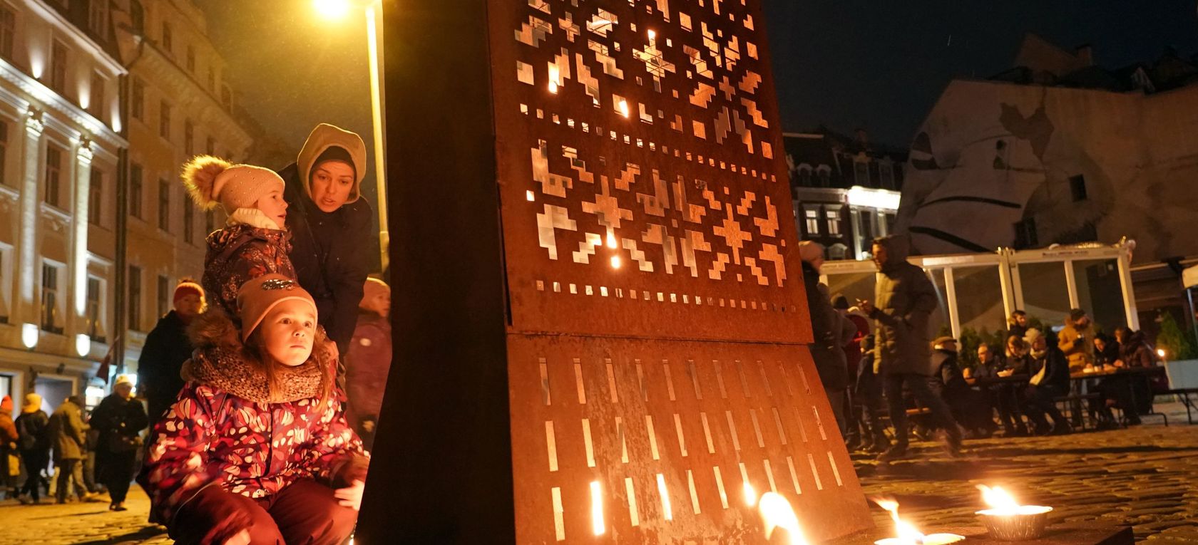 Dzīvā uguns Doma laukumā