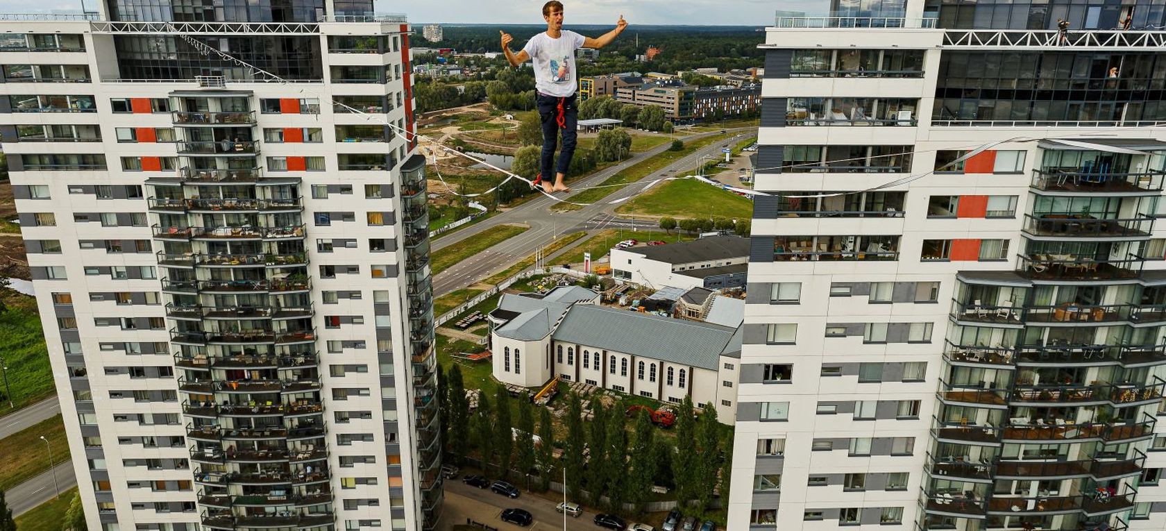 "Paskat, augšā cilvēks staigā!"- Skanstes virsotnes