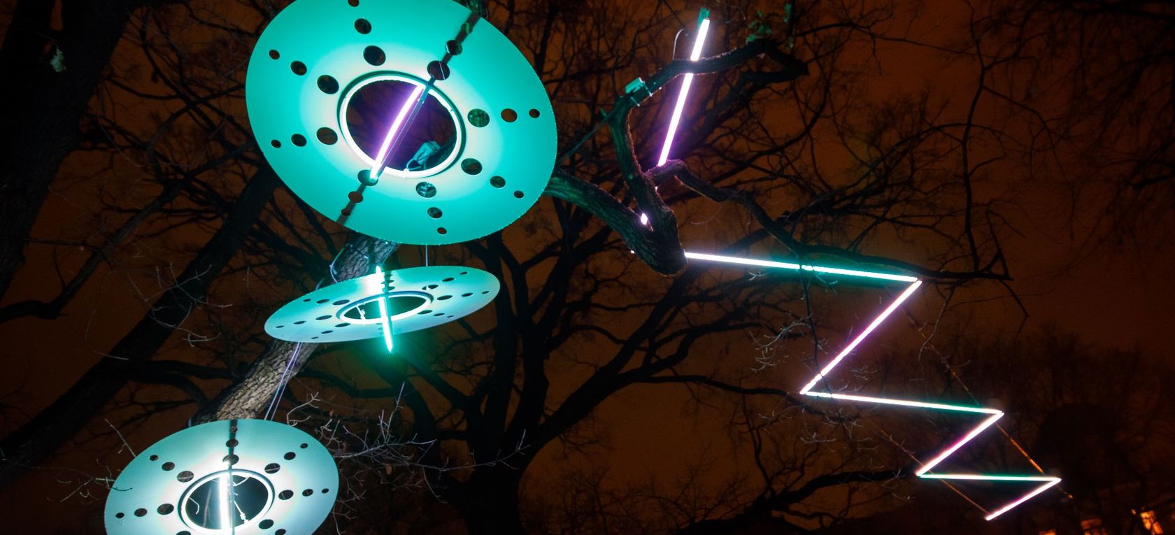 Rīga iemirdzas svētku rotā