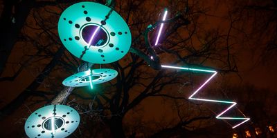 Rīga iemirdzas svētku rotā