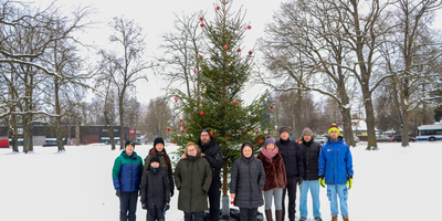 Egles rotāšana un iedegšana Ēbelmuižas parkā