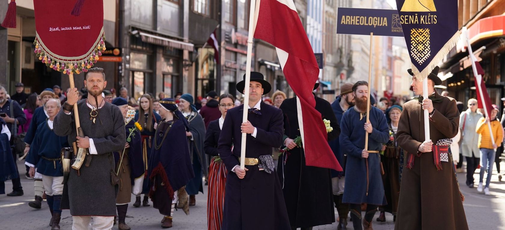 2022. gada 4. maija gājiens "Uzvelc tautas tērpu par godu Latvijai!"