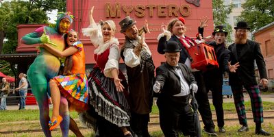 Rīgas vasaras kultūras programmā - "Mystero" organizētā āra ekspozīcija “Brīnumu izstāde”