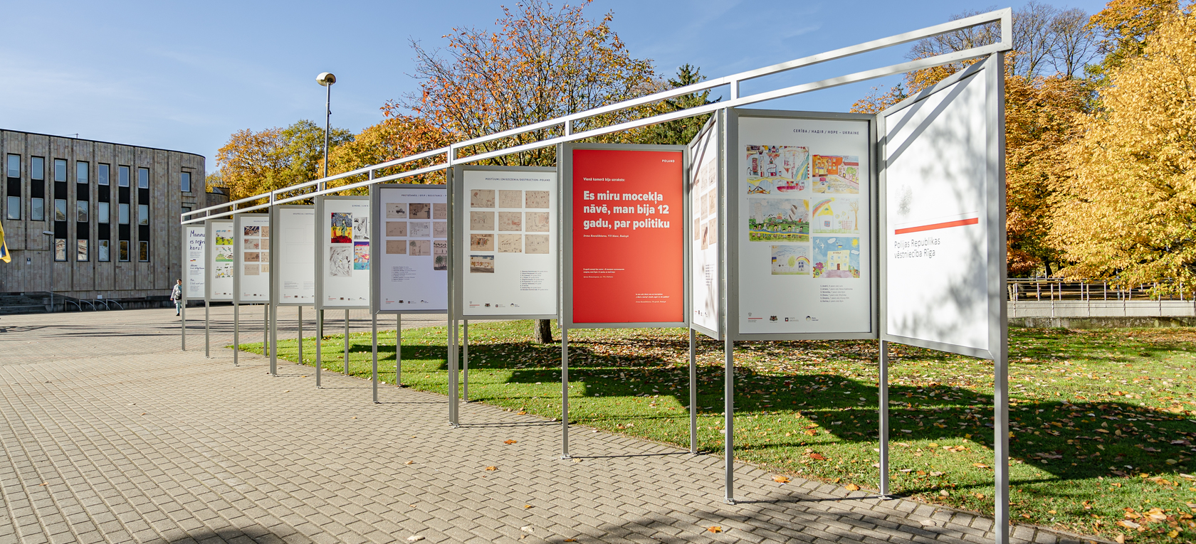 Atklāta izstāde “Mammu, es negribu karu!”